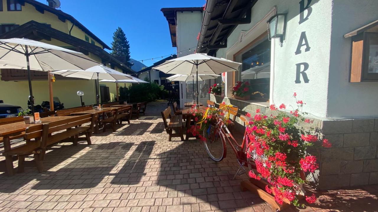 Casteluce Hotel Funivie Пинцоло Екстериор снимка