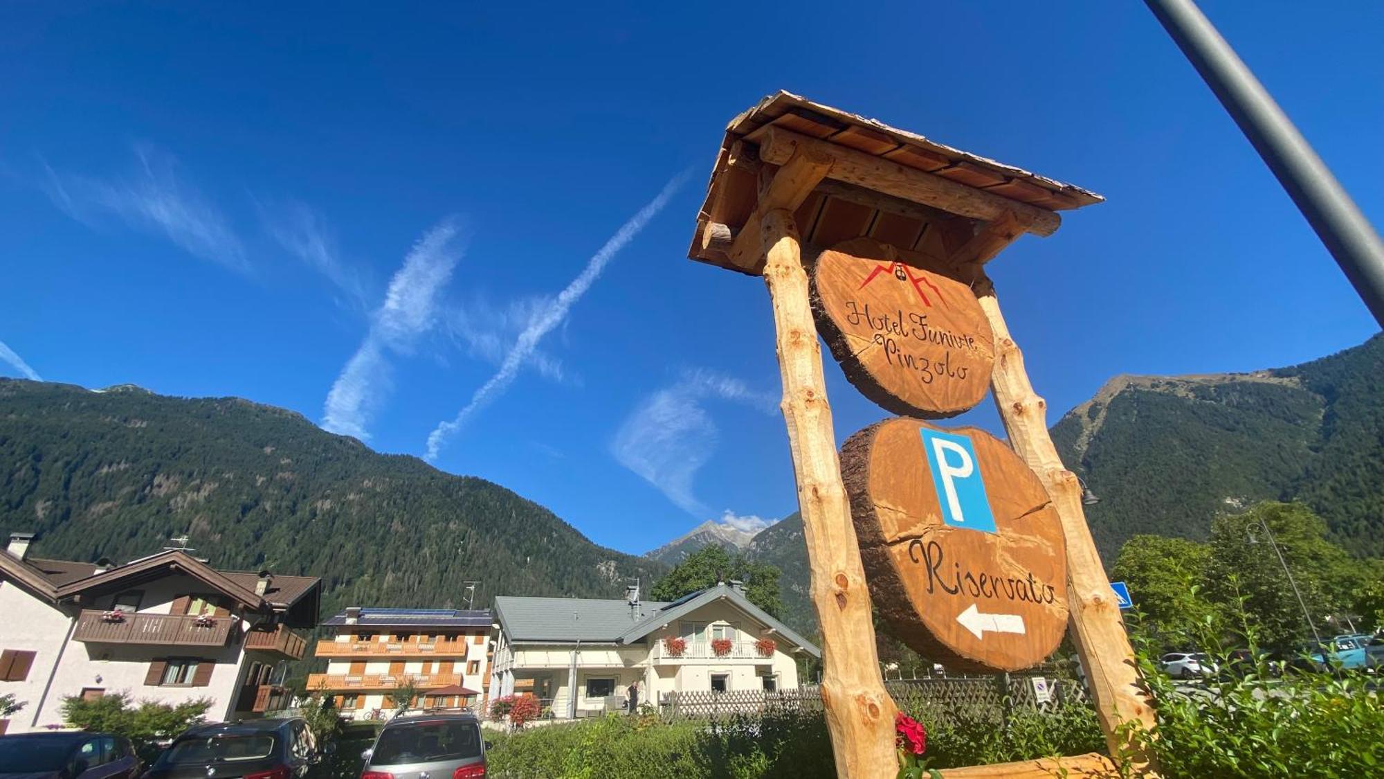 Casteluce Hotel Funivie Пинцоло Екстериор снимка