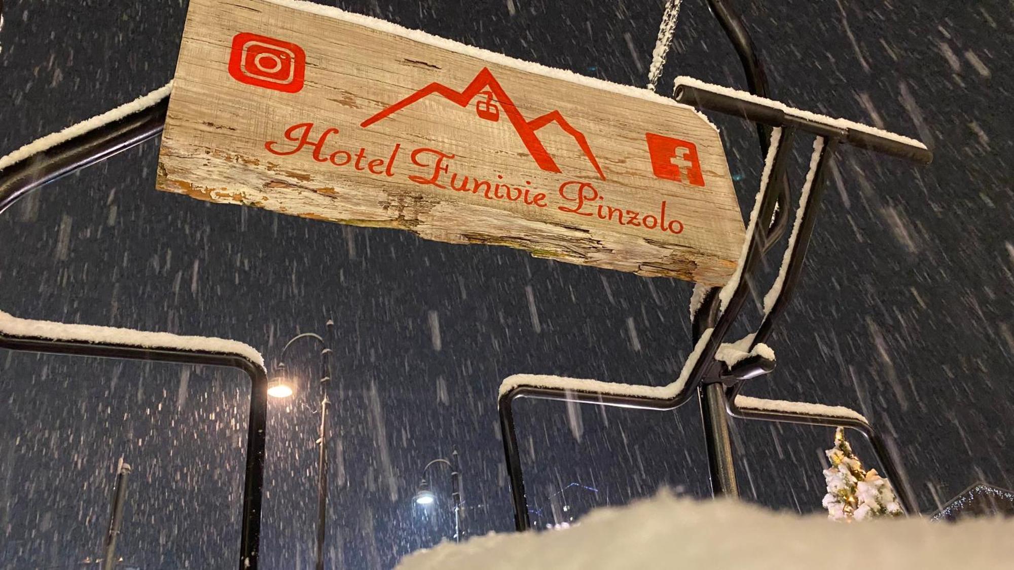 Casteluce Hotel Funivie Пинцоло Екстериор снимка