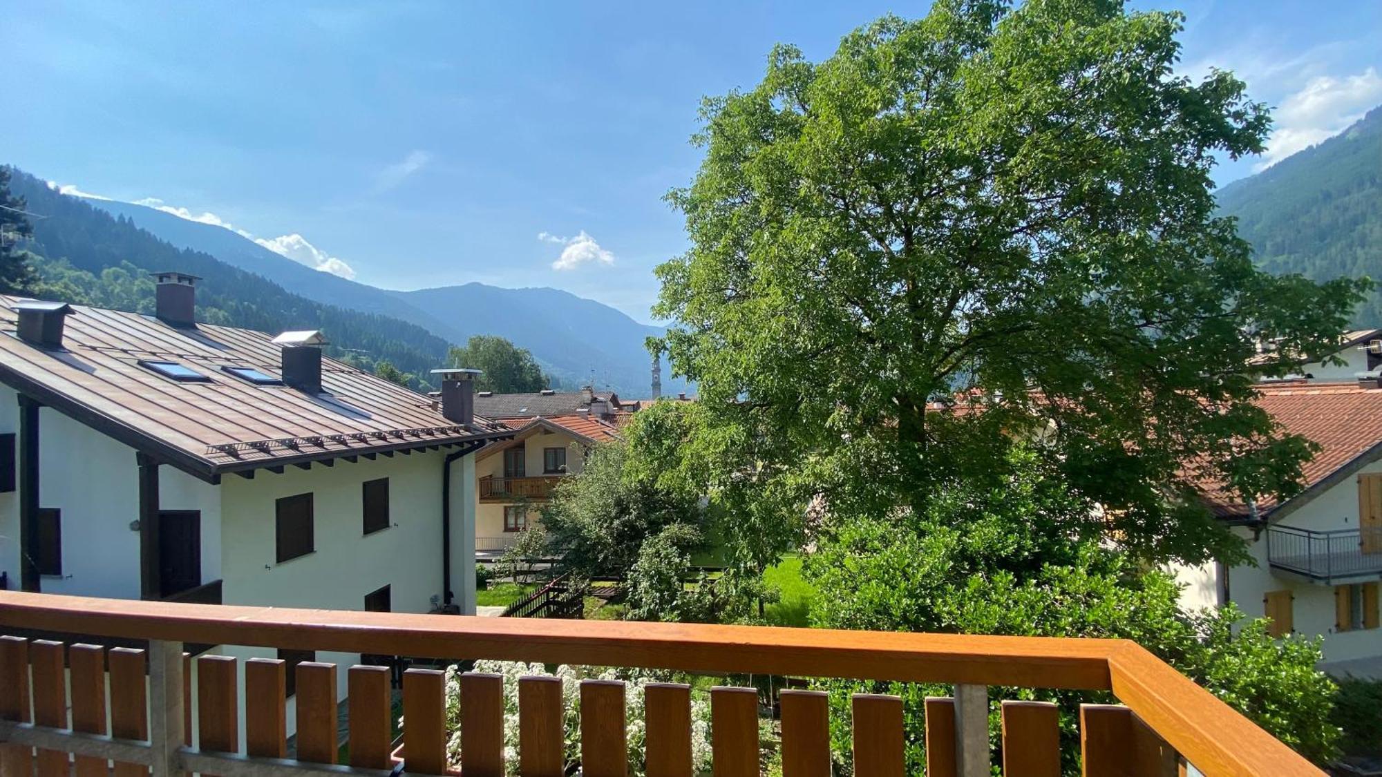 Casteluce Hotel Funivie Пинцоло Екстериор снимка