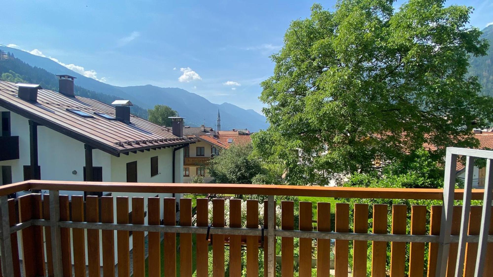 Casteluce Hotel Funivie Пинцоло Екстериор снимка