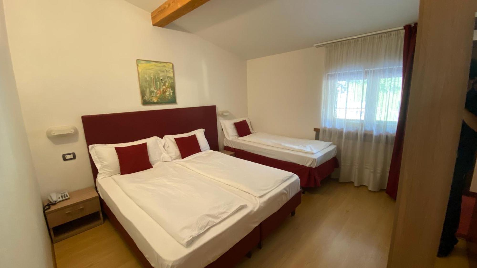 Casteluce Hotel Funivie Пинцоло Екстериор снимка